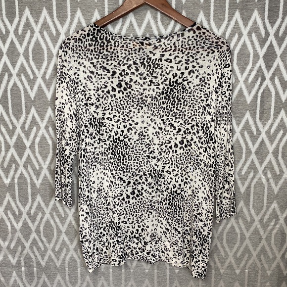 W5 Leopard Print V-Neck 3/4 Sleeve Gathered Hem Large - Picture 2 of 4